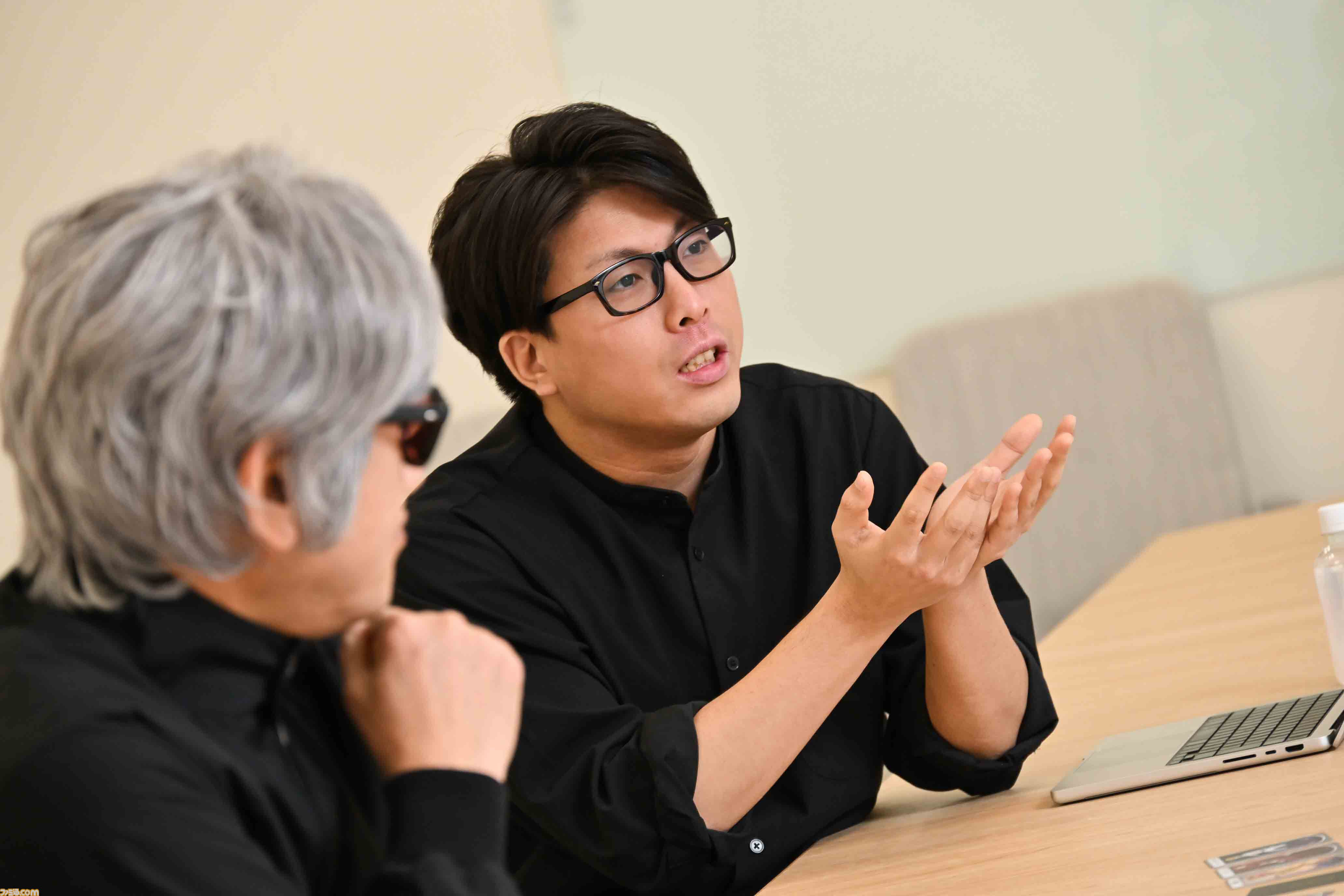 「AIを調伏する」元アトラスの“悪魔絵師”金子一馬氏 退社後初となる完全新作『神魔狩りのツクヨミ』最速インタビュー　“AIカネコ”が無限生成する金子一馬イラストを使役するローグライクカードゲーム【限定先行体験者も募集】