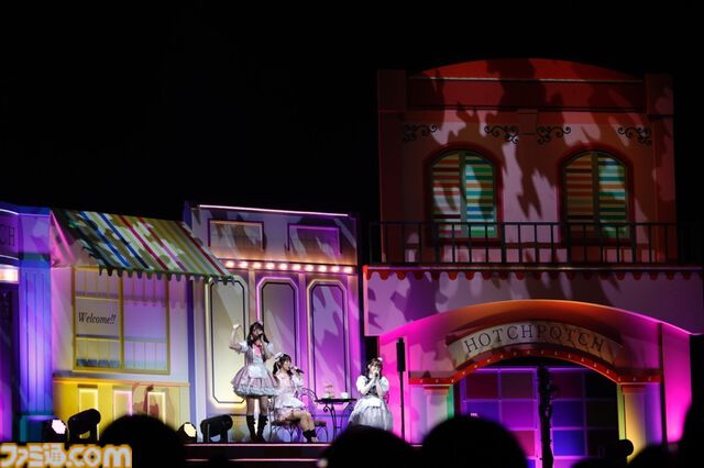 『アイマス』ハッチポッチ2 Day1リポート。圧倒的パフォーマンスで引っ張る先輩たちと、そんな先輩への愛がだだ漏れの後輩たちにプロデューサーもニッコリ！　