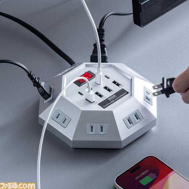 【浮遊要塞？】レトロゲーム好きなら反応してしまうサンワダイレクトの八角形電源タップ“700-TAP072”が再入荷。堅牢なつくりはまさに要塞