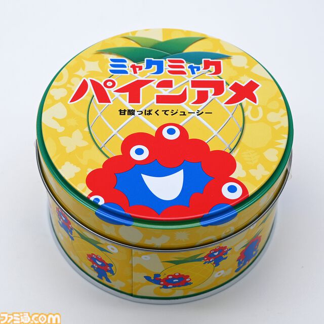 ミャクミャク×パインアメのコラボ商品が大阪・関西万博で発売。赤・青ミャクミャクカラーのパインアメ。缶デザインもかわいい