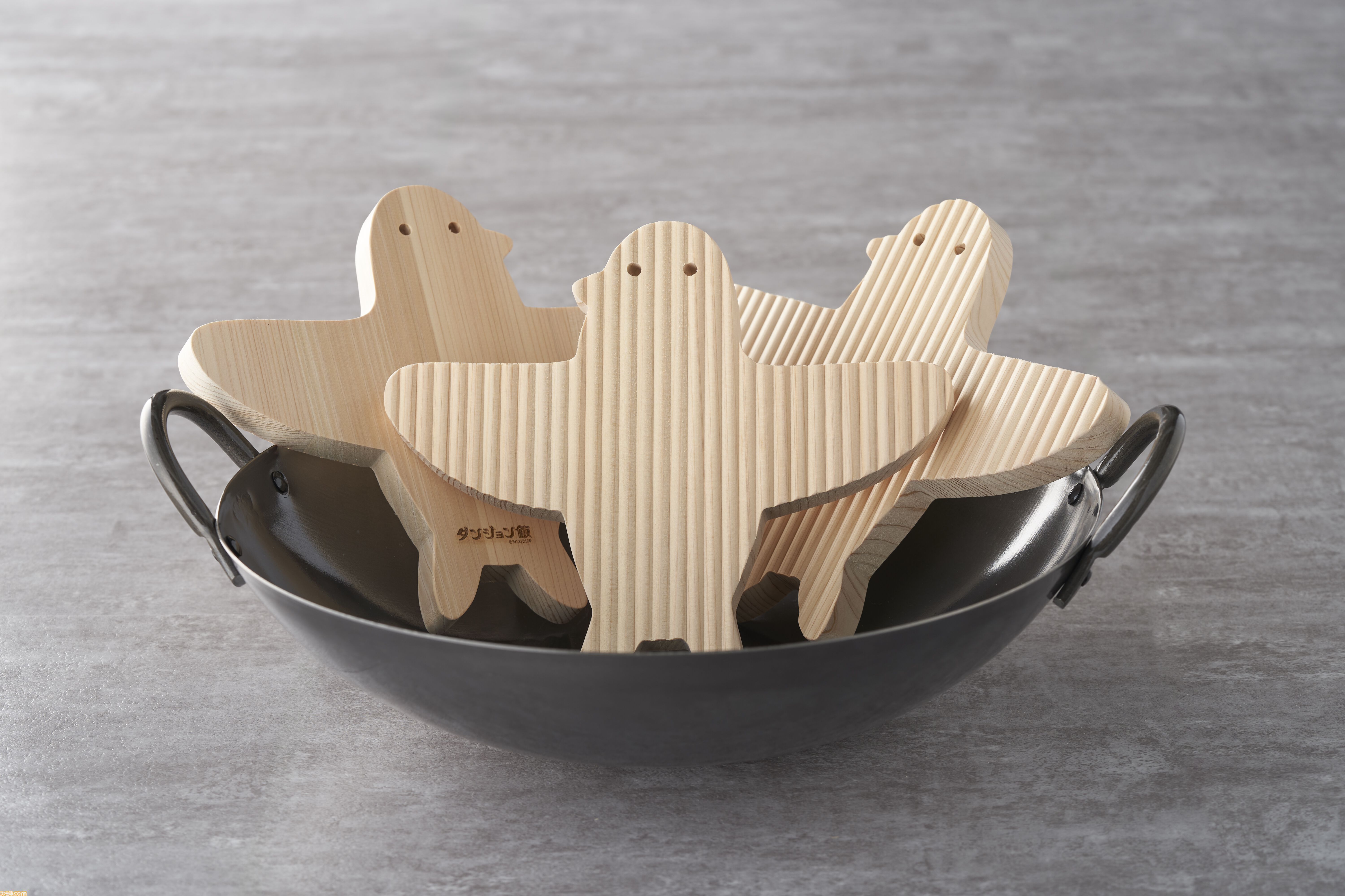 『ダンジョン飯』マルシルの使い魔をモチーフにした調理器具が登場。村の鍛冶屋とのコラボグッズ第2弾が4月7日に発売