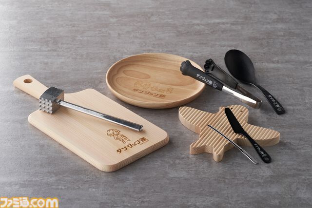 『ダンジョン飯』マルシルの使い魔をモチーフにした調理器具が登場。村の鍛冶屋とのコラボグッズ第2弾が4月7日に発売