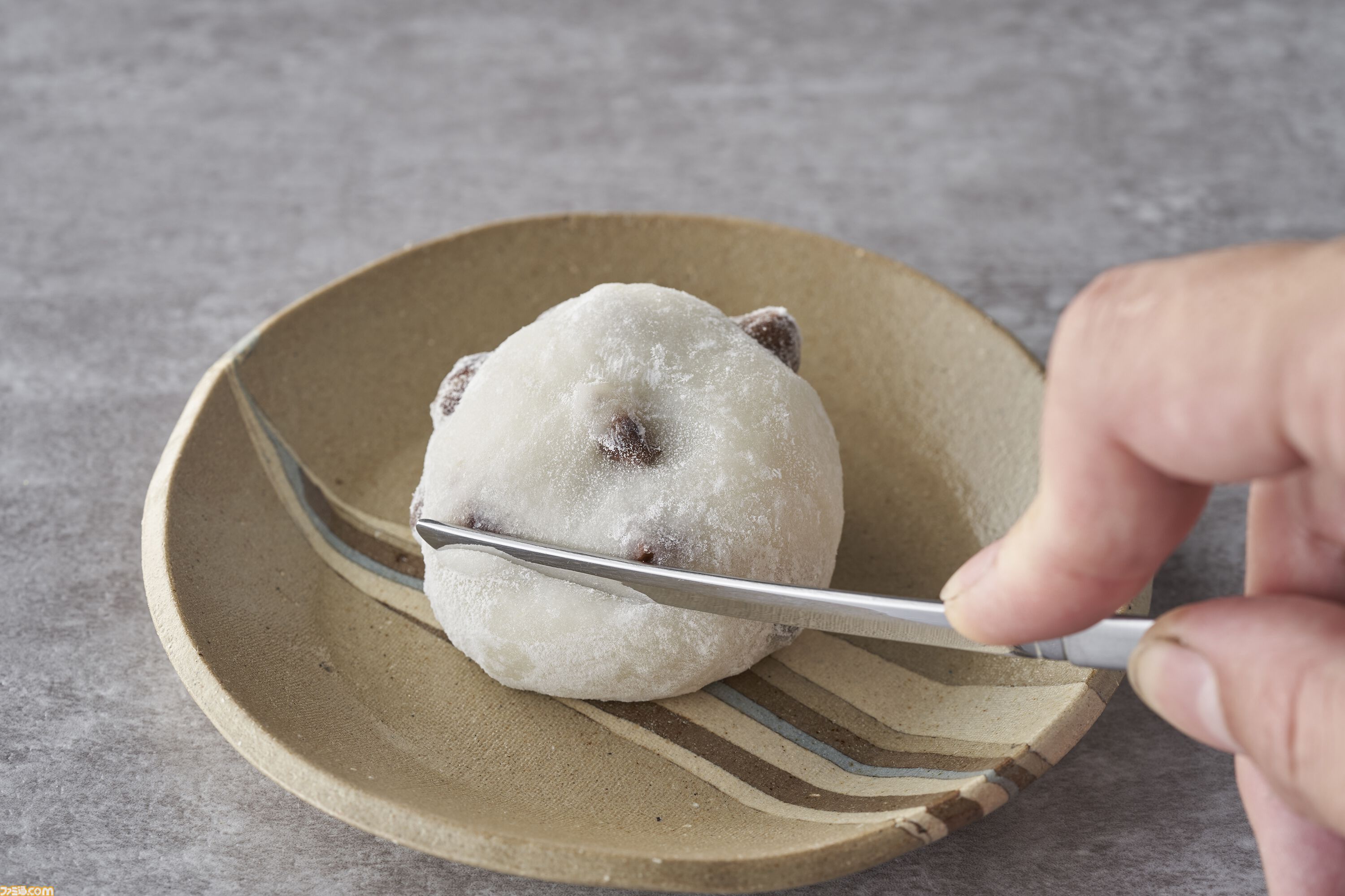 『ダンジョン飯』マルシルの使い魔をモチーフにした調理器具が登場。村の鍛冶屋とのコラボグッズ第2弾が4月7日に発売