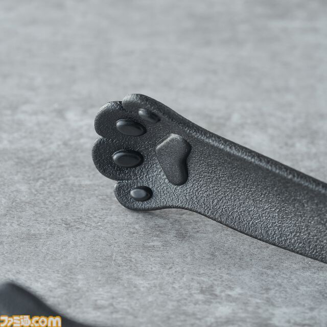 『ダンジョン飯』マルシルの使い魔をモチーフにした調理器具が登場。村の鍛冶屋とのコラボグッズ第2弾が4月7日に発売