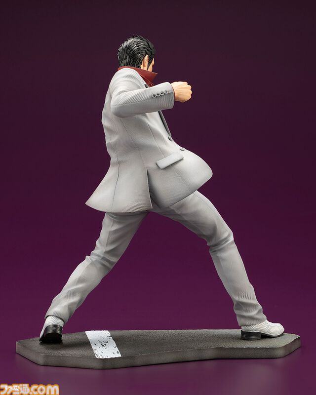 『龍が如く』桐生一馬の戦闘シーンポーズを1/6スケールフィギュア化。鋭い眼光や翻るジャケットで桐生の迫力を表現。セガストア特典は神室町天下一通りの布ポスター