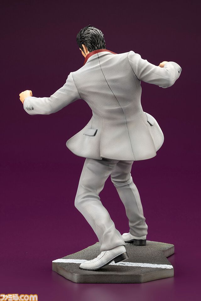 『龍が如く』桐生一馬の戦闘シーンポーズを1/6スケールフィギュア化。鋭い眼光や翻るジャケットで桐生の迫力を表現。セガストア特典は神室町天下一通りの布ポスター