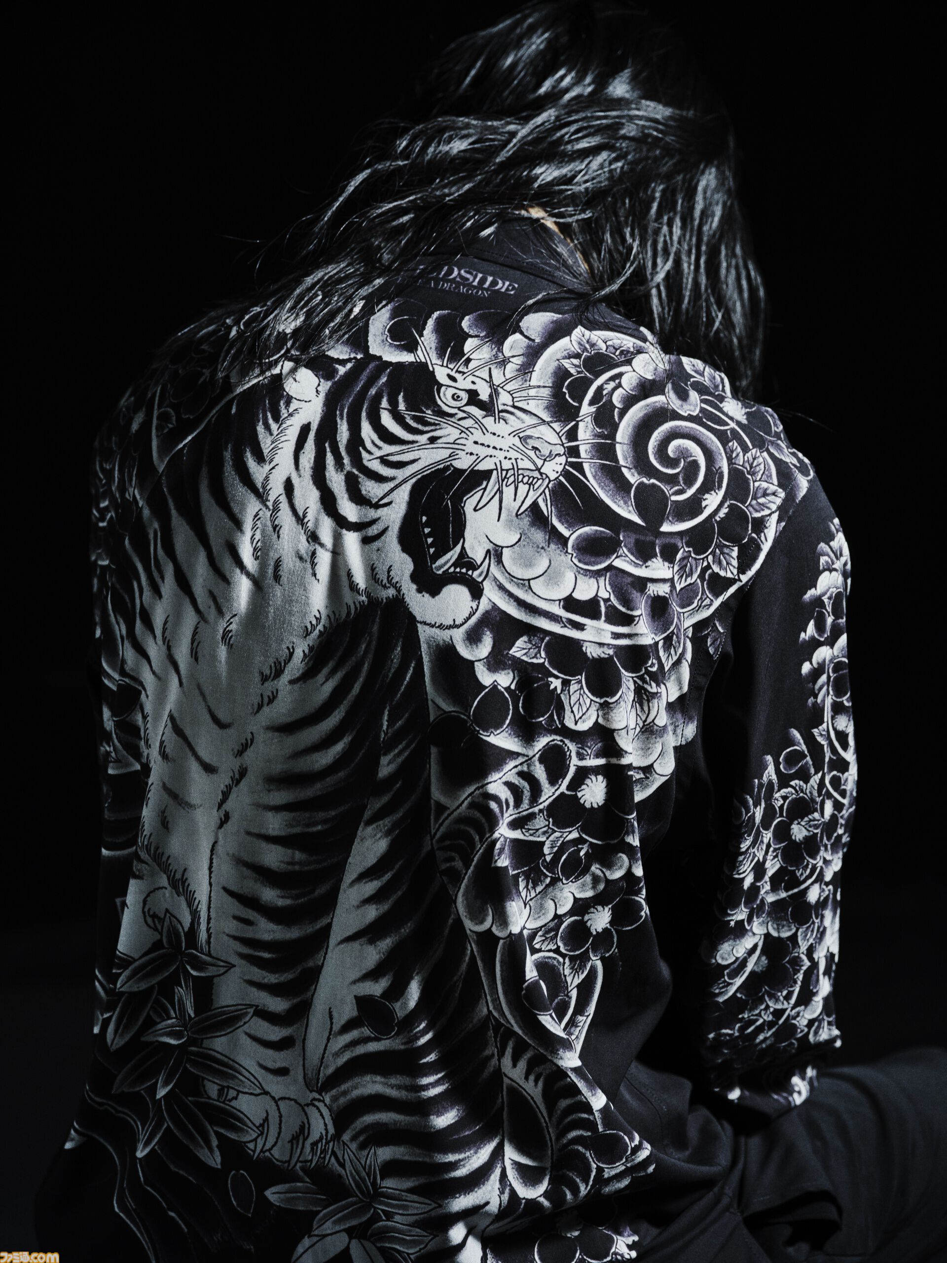 龍が如く ヨウジヤマモト コラボ パーカー 黒 ブラック 桐生一馬 応龍