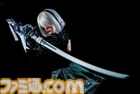 『ニーア オートマタ』2Bの剣“白の契約”が1/1スケール（139cm）で発売。スクウェア・エニックス全面監修。細部の造形だけでなく振り応えのある重量バランスにまでこだわったスマート・トイ