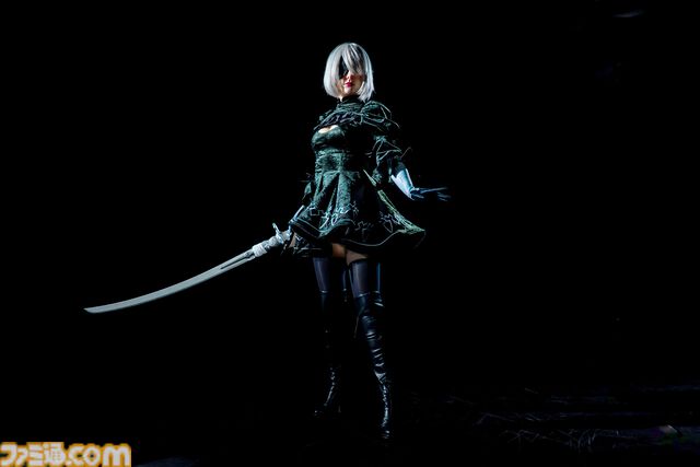 『ニーア オートマタ』2Bの剣“白の契約”が1/1スケール（139cm）で発売。スクウェア・エニックス全面監修。細部の造形だけでなく振り応えのある重量バランスにまでこだわったスマート・トイ