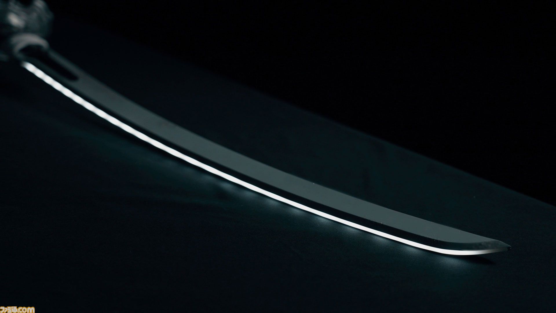 ニーア オートマタ』2Bの剣“白の契約”が1/1スケール（139cm）で発売