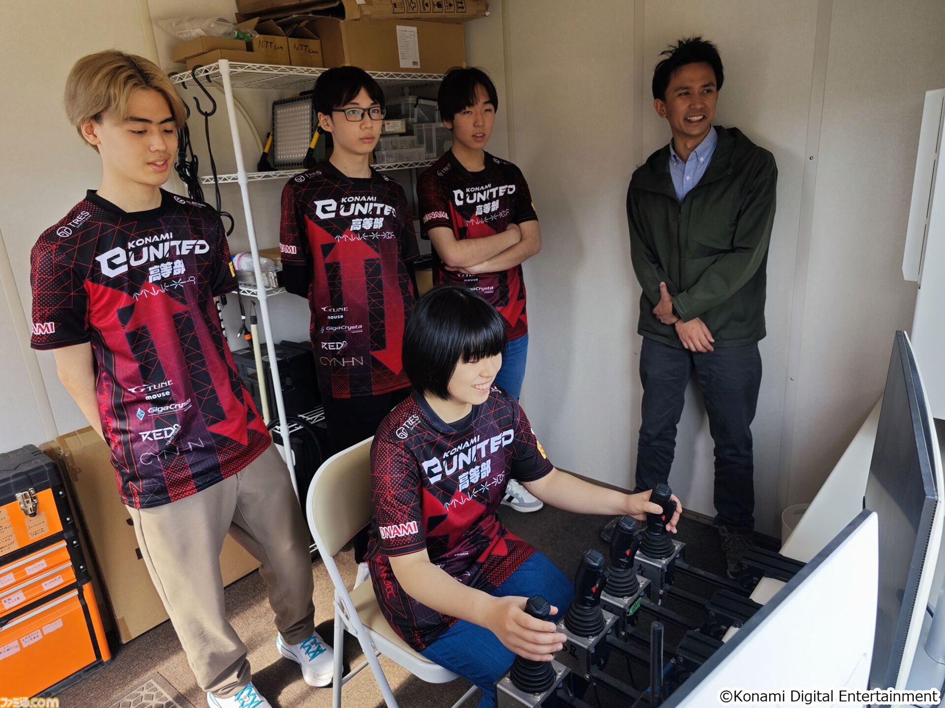 KONAMIのeスポーツ学院が建設業界とパートナーシップを締結。ゲームの操作技術がショベルカーやドローンで活かせる日が来るかもしれない