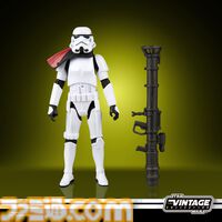 『スター・ウォーズ』デス・トルーパーのヘルメットの再現度がスゴイ、ライト機能つきでバッチリ光る。4月23日9時より先行予約が開始