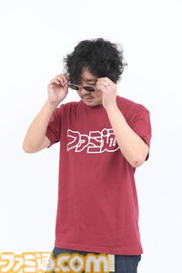 週刊ファミ通1900号＆39周年を記念した“ファミ通ロゴTシャツ付き限定版”の予約受付中。新色も増えたし編集者が商品サンプルを全力で着こなしてみた！