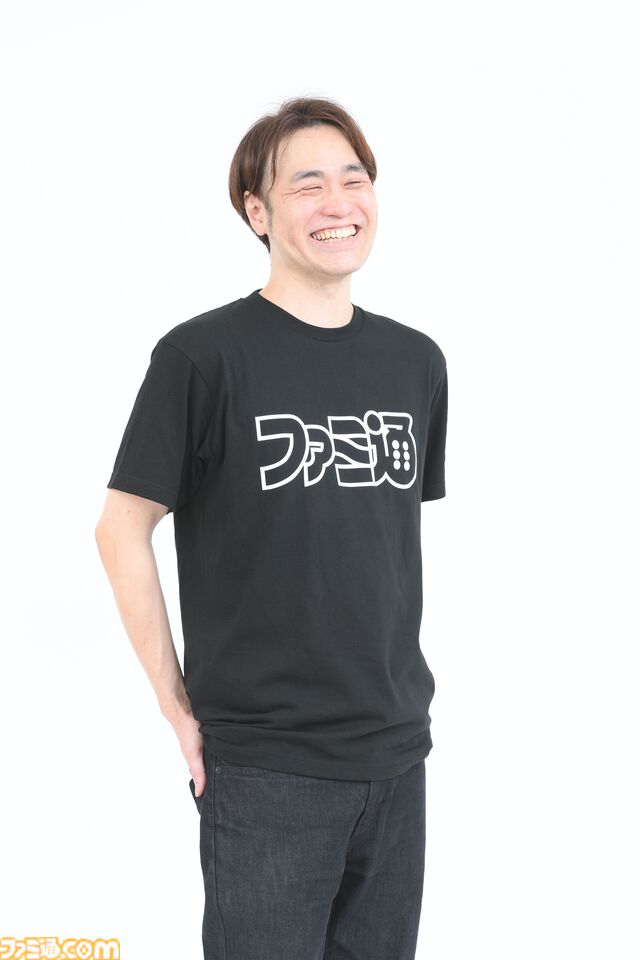 週刊ファミ通1900号＆39周年を記念した“ファミ通ロゴTシャツ付き限定版”の予約受付中。新色も増えたし編集者が商品サンプルを全力で着こなしてみた！