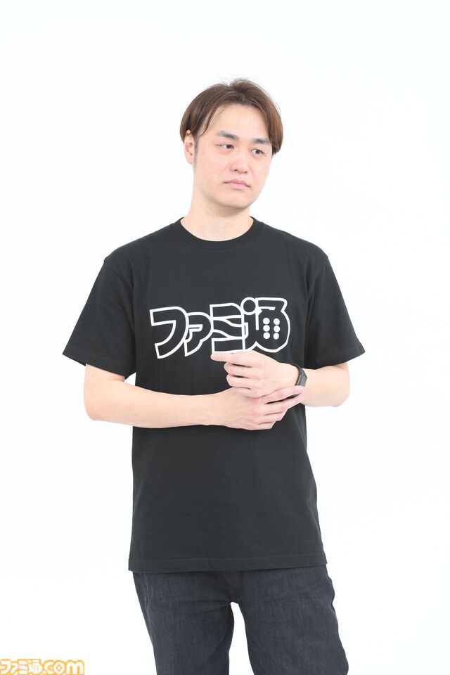 週刊ファミ通1900号＆39周年を記念した“ファミ通ロゴTシャツ付き限定版”の予約受付中。新色も増えたし編集者が商品サンプルを全力で着こなしてみた！