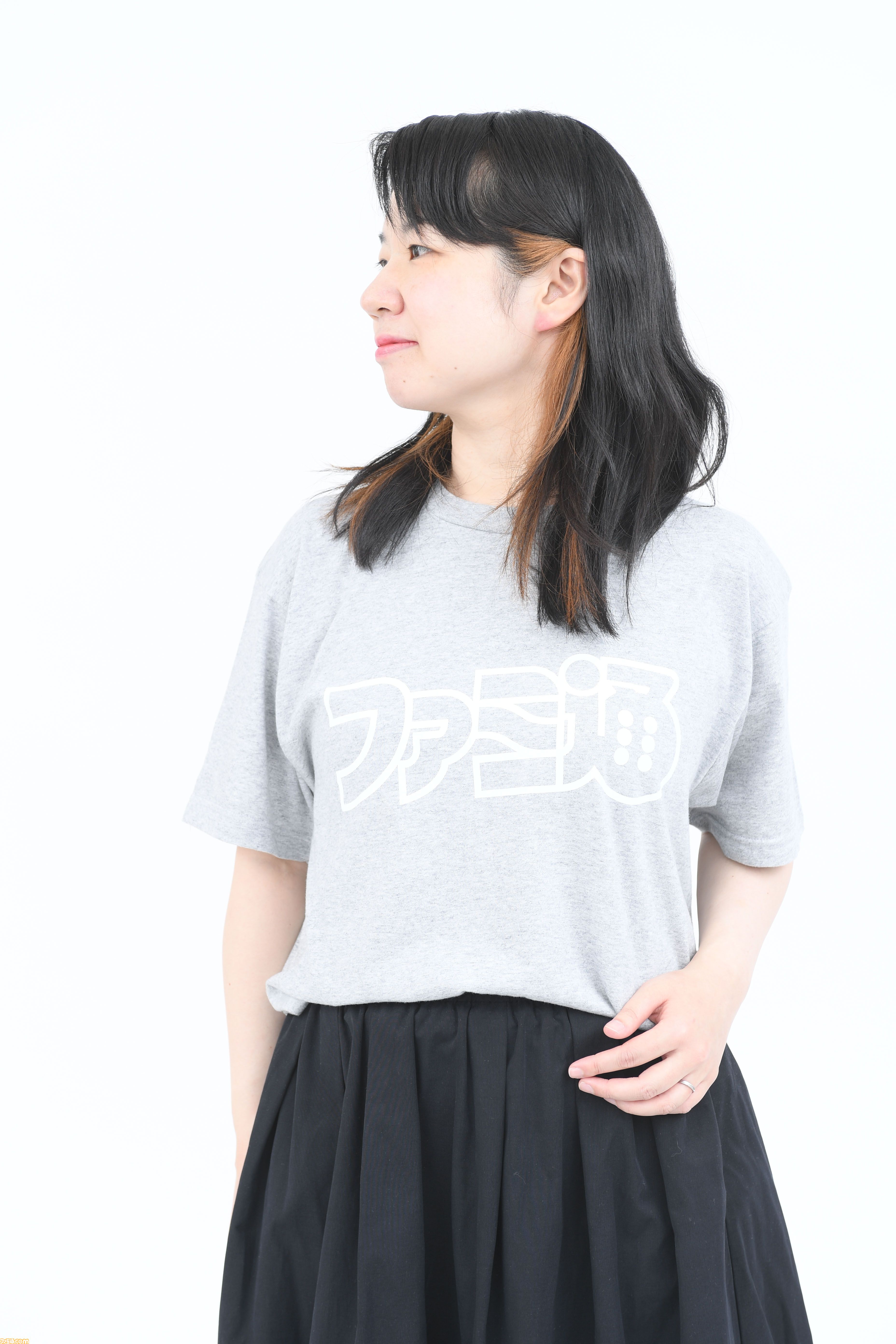 週刊ファミ通1900号＆39周年を記念した“ファミ通ロゴTシャツ付き限定版”の予約受付中。新色も増えたし編集者が商品サンプルを全力で着こなしてみた！