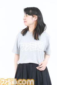 週刊ファミ通1900号＆39周年を記念した“ファミ通ロゴTシャツ付き限定版”の予約受付中。新色も増えたし編集者が商品サンプルを全力で着こなしてみた！