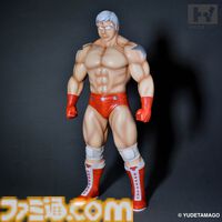 『キン肉マン』テリーマンが40センチのソフビフィギュアで登場。鍛え上げられた肉体を再現し、漫画から飛び出してきたような仕上がりに
