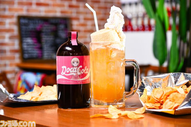 『ドカ食いダイスキ！もちづきさん』ドカ呑みクラフトコーラ“ドカ・コーラ（3055kcal）”が発売決定。今日は"至る"までやると決めた日におすすめ。死神を見ないよう注意