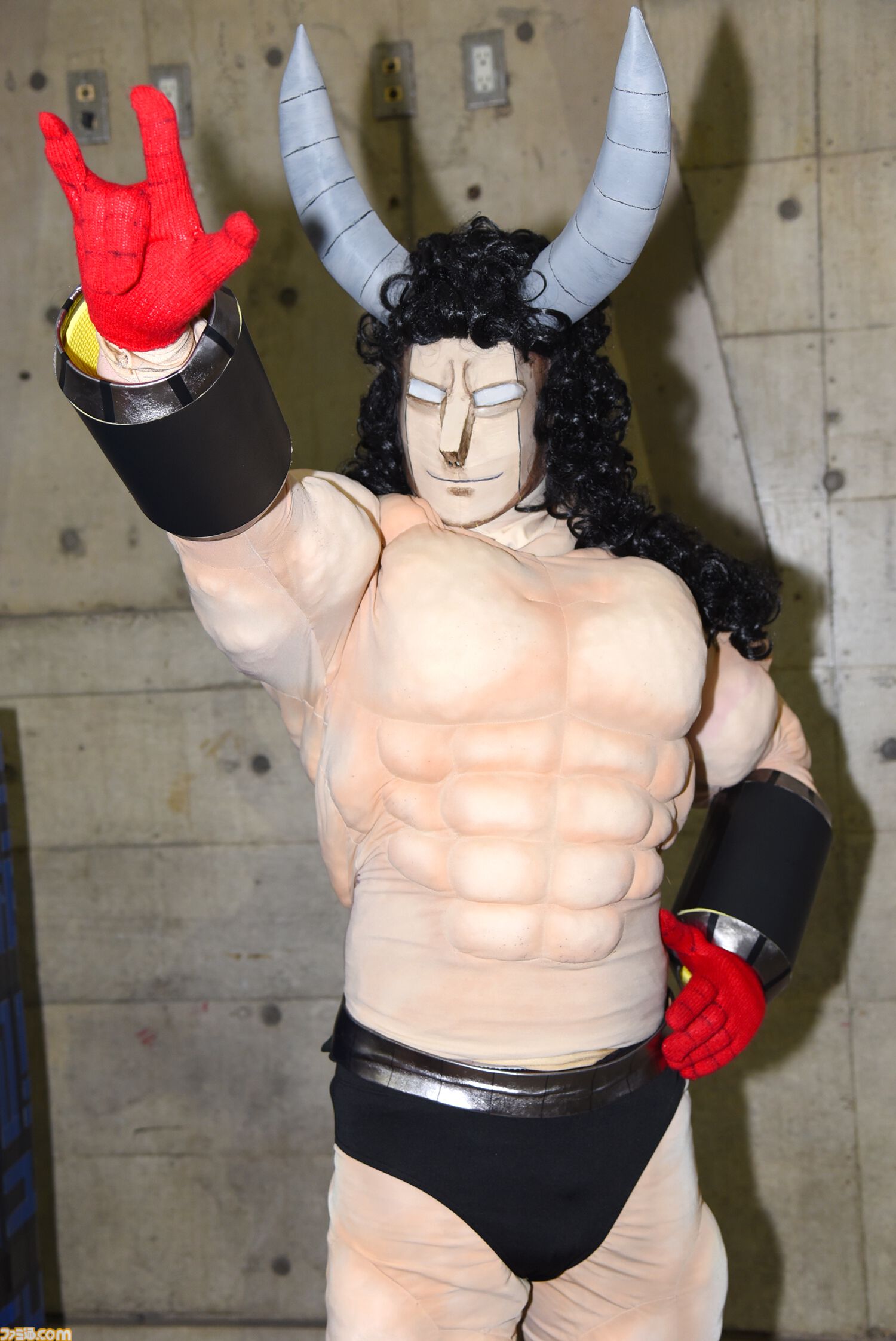 【コスプレ】『NIKKE』ソーダやインディビリア、ブレッディ、『FF7』ティファ、褐色肌の『魔法騎士レイアース』姉妹姫、『キン肉マン』超人血盟軍まで【ニコニコ超会議2025】