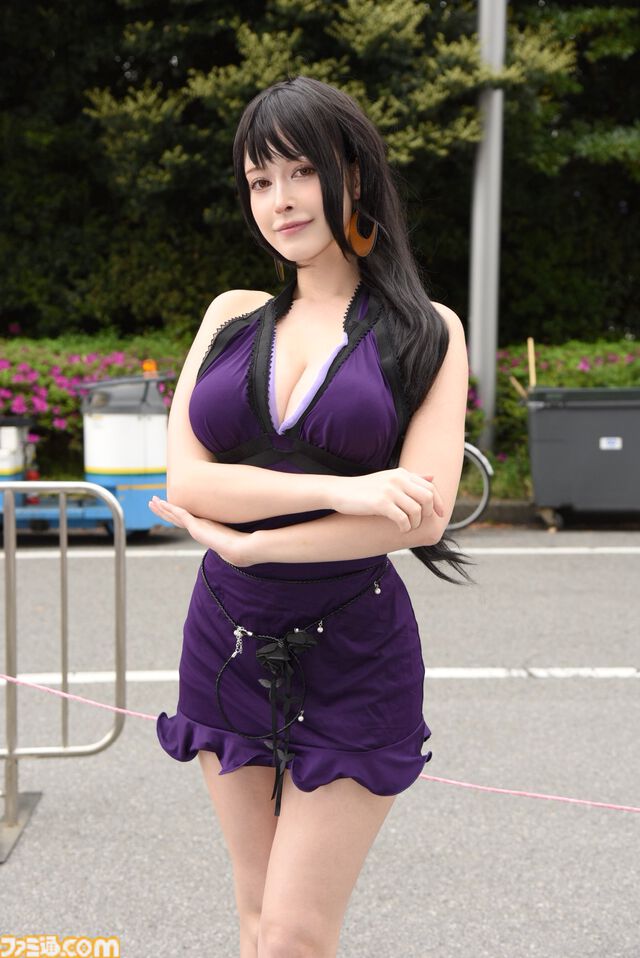 【コスプレ】『NIKKE』ソーダやインディビリア、ブレッディ、『FF7』ティファ、褐色肌の『魔法騎士レイアース』姉妹姫、『キン肉マン』超人血盟軍まで【ニコニコ超会議2025】