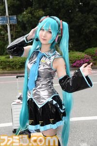 【コスプレ】『ガンダム ジークアクス』や『モンハンワイルズ』、ベガ風衣装キャミィ、『遊☆戯☆王』ブラック・マジシャン・ガールまで。 “ニコ超2025”コスプレリポート