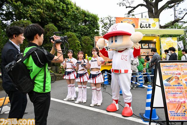 『パワフルプロ野球』パワプロくんが神宮球場でノーバン始球式！ ストライク投球を披露。コラボフードがたくさんの神宮球場は『パワプロ』ファン必見