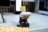 『アストロボット』『フォートナイト』『マインクラフト』などのマルチスタンドが発売。エビテンで本日（5/13）より予約受付が開始