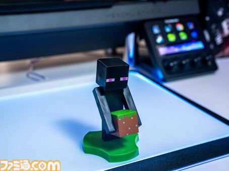 『アストロボット』『フォートナイト』『マインクラフト』などのマルチスタンドが発売。エビテンで本日（5/13）より予約受付が開始