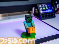 『アストロボット』『フォートナイト』『マインクラフト』などのマルチスタンドが発売。エビテンで本日（5/13）より予約受付が開始