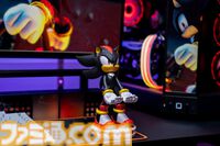 『アストロボット』『フォートナイト』『マインクラフト』などのマルチスタンドが発売。エビテンで本日（5/13）より予約受付が開始