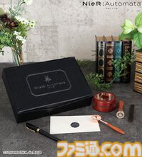アニメ『NieR:Automata Ver1.1a』シーリングスタンプセットが6月18日まで予約受付中。スタンプにはヨルハ部隊エンブレムと“人類に栄光あれ”の英訳文をデザイン