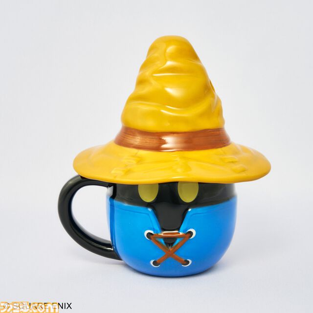 『FF9』ビビのマグカップが8月16日に発売。帽子型の蓋を外してほっと一息つけるかわいいデザイン。ぬいぐるみポーチや新規イラストのアクスタも