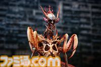 『野狗子: Slitterhead』コンセプトアート展が7月12日より開催。作品の雰囲気を演出するアートや未公開イラストを多数展示。LINEスタンプや紐蟲のガレージキット情報も公開