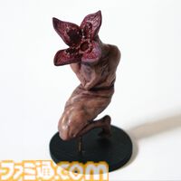 『野狗子: Slitterhead』コンセプトアート展が7月12日より開催。作品の雰囲気を演出するアートや未公開イラストを多数展示。LINEスタンプや紐蟲のガレージキット情報も公開