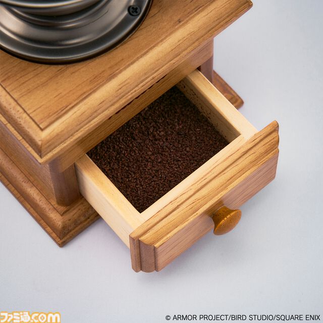 『ドラクエ』スライムの“純喫茶”がテーマのコラボカフェ。スライムウインナーコーヒー、キングスライムドーナツなど5月27日より展開