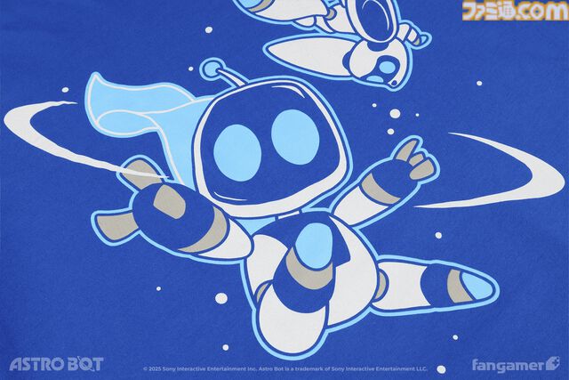 『アストロボット』躍動感あふれるアストロを描いたTシャツが登場。角度によって表情が変化するレンチキュラーピンバッジとあわせて本日（5/22）発売