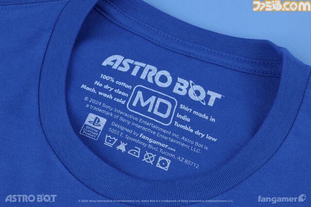『アストロボット』躍動感あふれるアストロを描いたTシャツが登場。角度によって表情が変化するレンチキュラーピンバッジとあわせて本日（5/22）発売