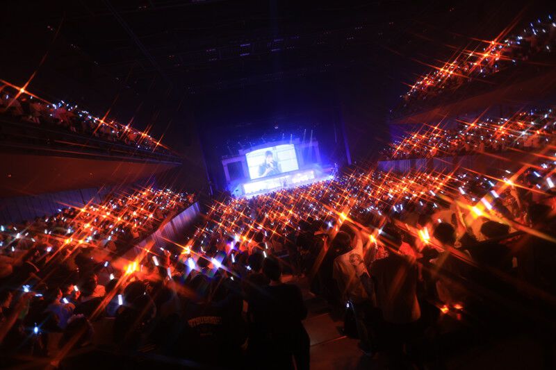 『学マス』1stライブ“Spotlight Star DAY1”リポート。美鈴新曲『Superlative』が初披露。Begraziaの『Star-mine』、Re;IRISの『雨上がりのアイリス』などのユニット曲に初星コミュの感動を呼び起こされるライブに