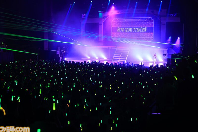 『学マス』1stライブ“Spotlight Star DAY1”リポート。美鈴新曲『Superlative』が初披露。Begraziaの『Star-mine』、Re;IRISの『雨上がりのアイリス』などのユニット曲に初星コミュの感動を呼び起こされるライブに