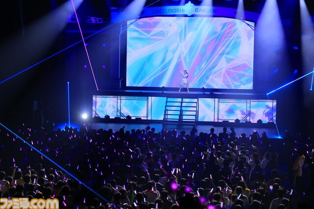 『学マス』1stライブ“Spotlight Star DAY2”リポート。佑芽の新曲『グースーピー』がサプライズ披露。リーリヤの『極光』などライブ初披露のソロ楽曲も多数あり、つぎへの楽しみが広がる公演に