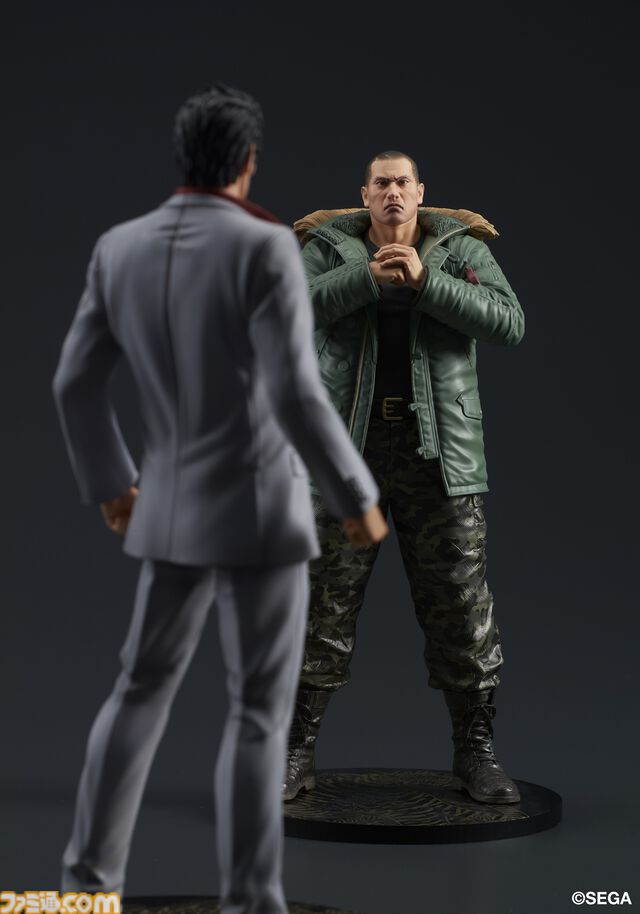 『龍が如く』冴島大河のスタチューフィギュアが10月に発売。刺青をあしらったミニ屏風がセガストア特典として付属。真島吾朗のフィギュアも再販決定