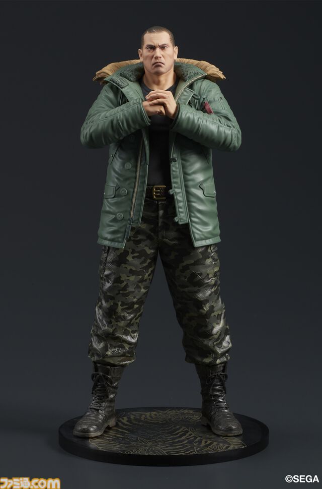 『龍が如く』冴島大河のスタチューフィギュアが10月に発売。刺青をあしらったミニ屏風がセガストア特典として付属。真島吾朗のフィギュアも再販決定