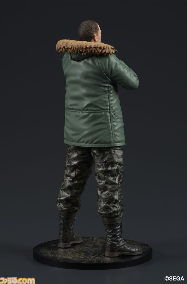 『龍が如く』冴島大河のスタチューフィギュアが10月に発売。刺青をあしらったミニ屏風がセガストア特典として付属。真島吾朗のフィギュアも再販決定