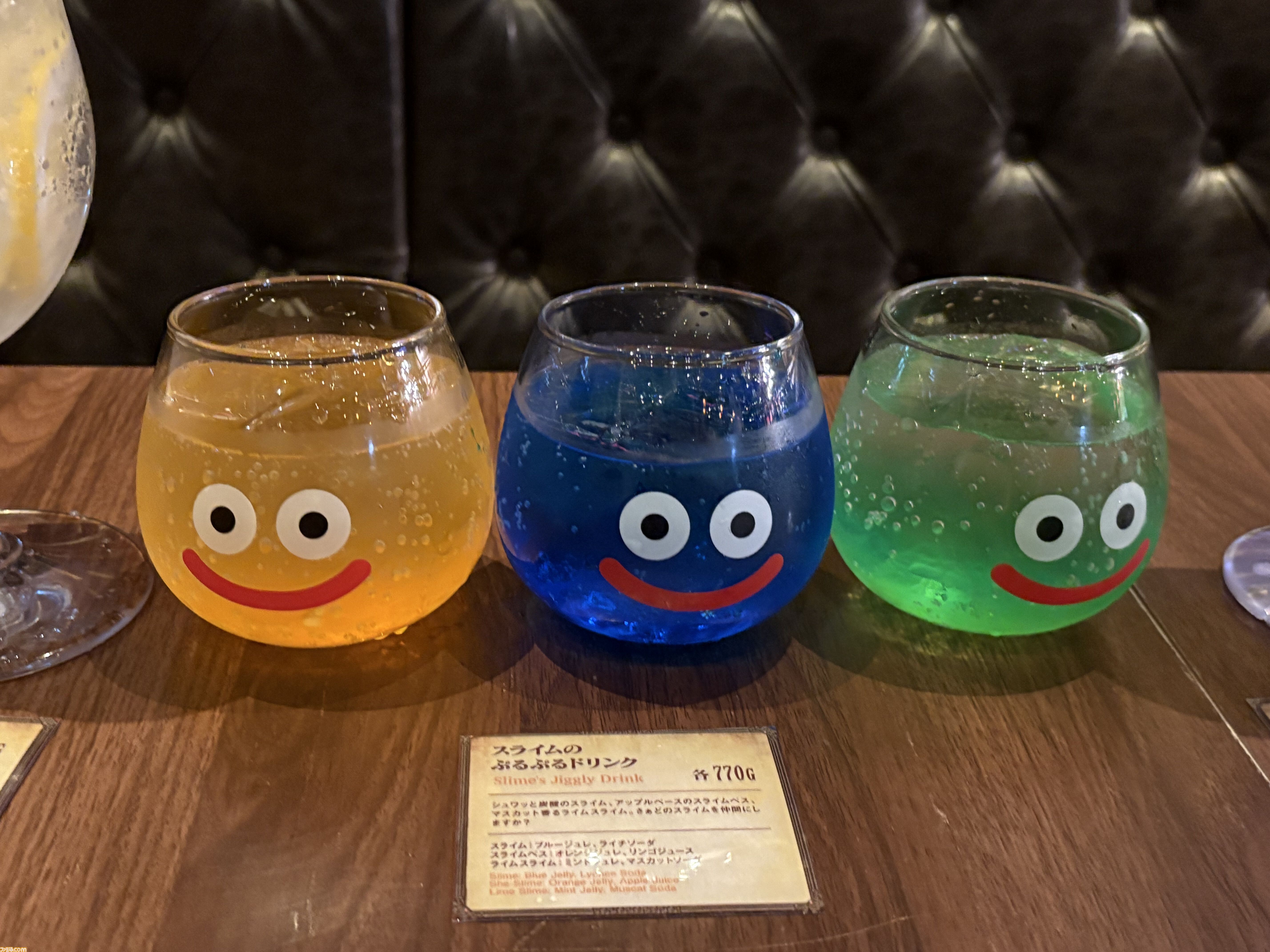 “LUIDA'S BAR”（ルイーダの酒場）が6年ぶりに“レベル9”へレベルアップ！ 全25品の新メニューも加わって『ドラクエ』とカラオケパセラのコラボカフェはさらに進化