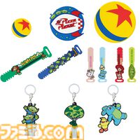 『トイストーリー』30周年一番くじが本日（5/30）発売。ピザ・プラネットのロケット型クレーンゲームのライトや、ウッディ＆バズの記念フィギュアが登場