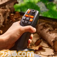 ファーミングシミュレーター向けジョイスティックがスラストマスターより発売。設定可能なアクションボタンを合計33個搭載した農機&重機特化型コントローラー