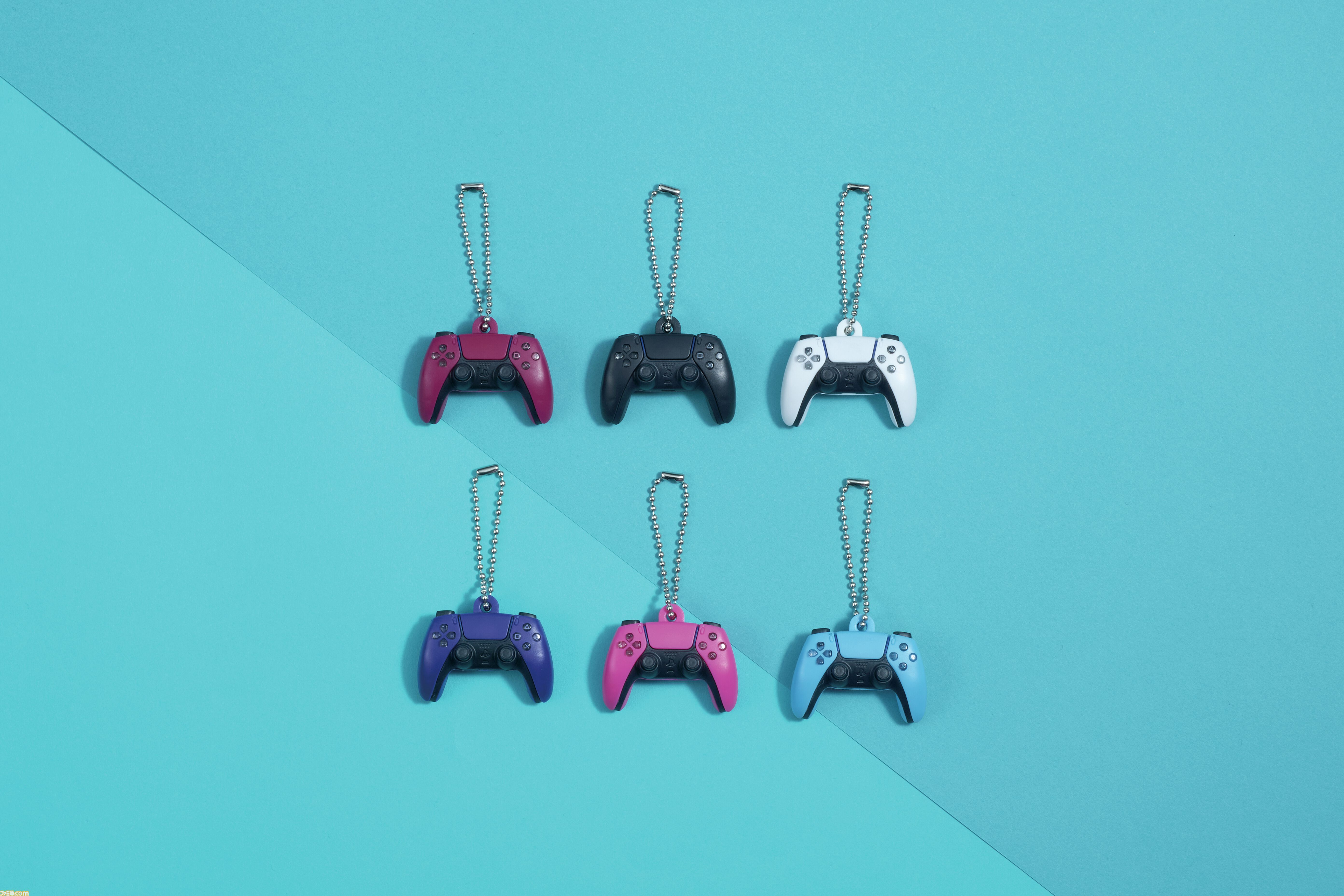 【PS5】コントローラーのミニチュアマスコットが7月下旬にガチャで発売。ホワイトを始め、コズミックレッドやスターライトブルーなど6種類が展開