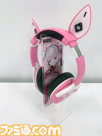 『NIKKE』エレグの描き下ろしイラストをデスクマット＆ジオラマがエビテン限定で登場。PCクッションや限定Tシャツ、アリスのヘッドホンがラインアップ