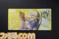 『NIKKE』エレグの描き下ろしイラストをデスクマット＆ジオラマがエビテン限定で登場。PCクッションや限定Tシャツ、アリスのヘッドホンがラインアップ
